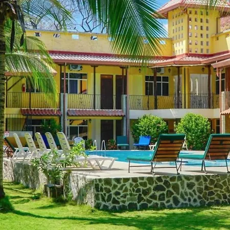 Hotel Isolina Beach Potrero  Exterior photo